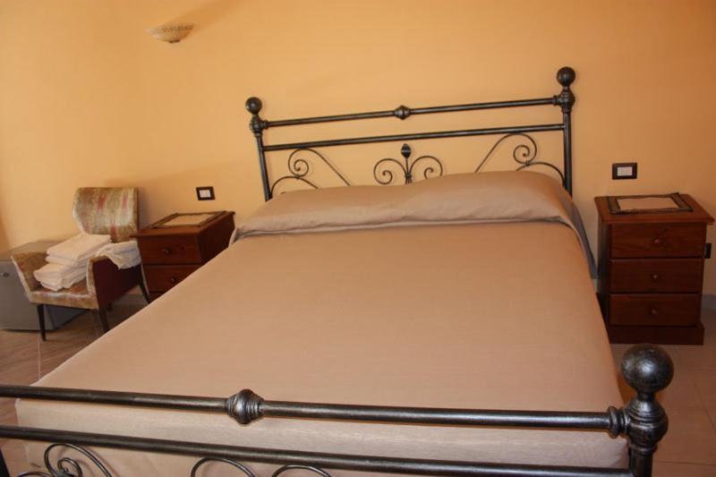 Agriturismo Ghiritina Francavilla di Sicilia Kamer foto